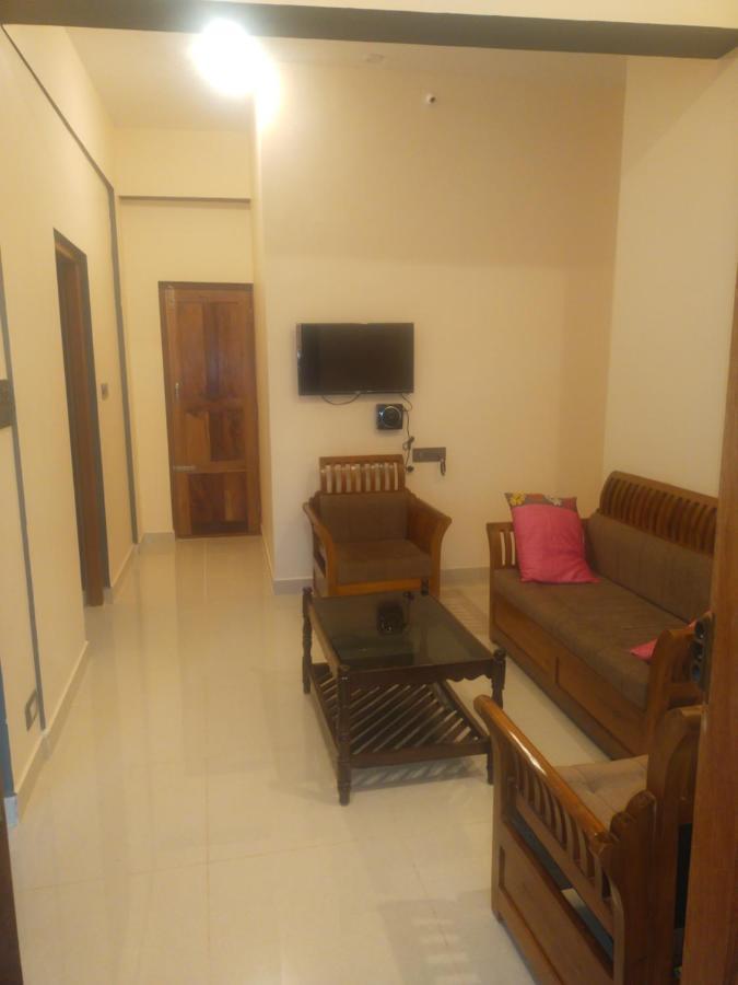 ماديكيري The Two Bedroom House المظهر الخارجي الصورة